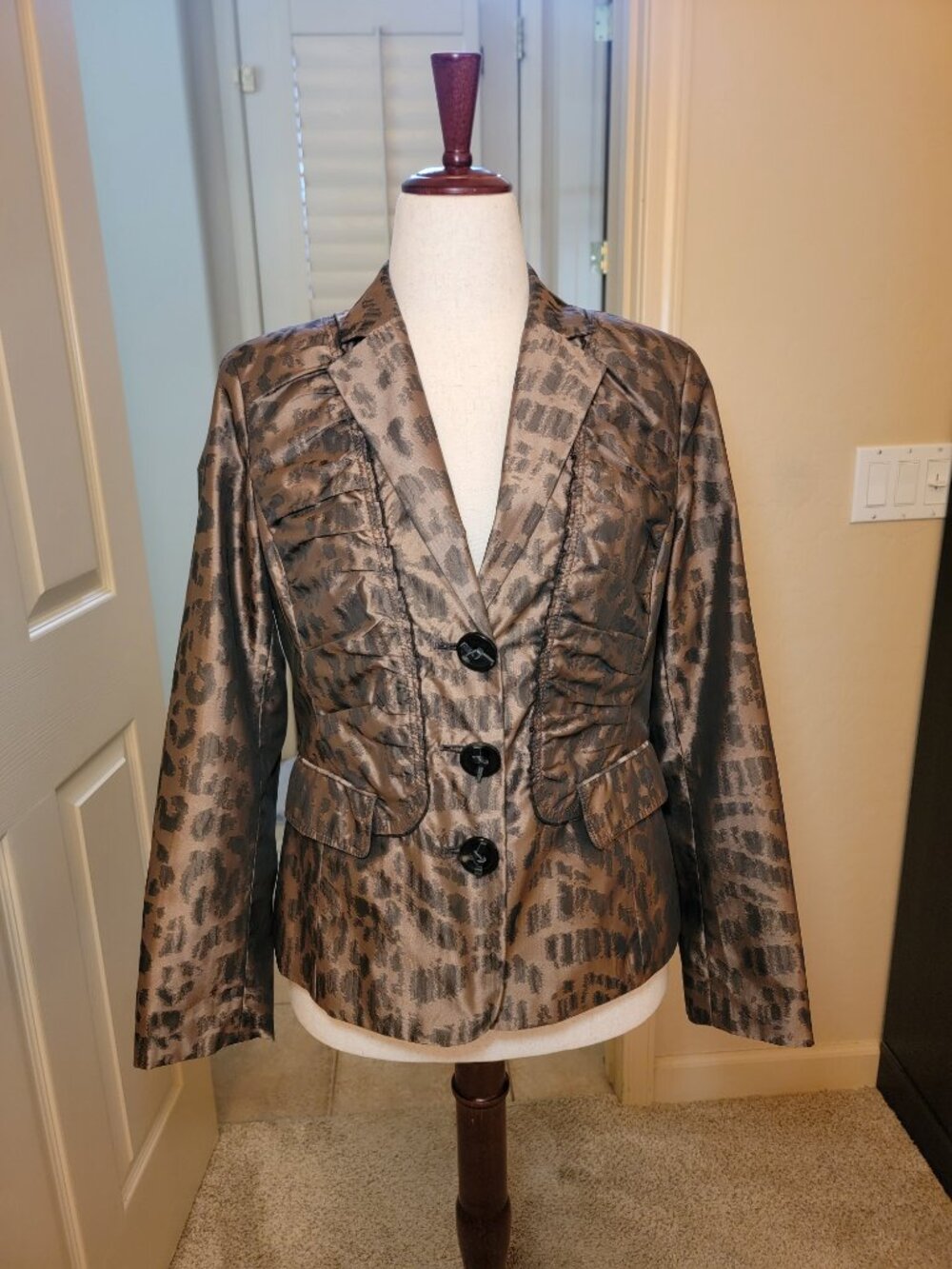 EUC! CHICO'S JACKET BLAZER ANIMAL PRINT SHIMMER SIZE 1 (8-10M) BLACK/BROWN